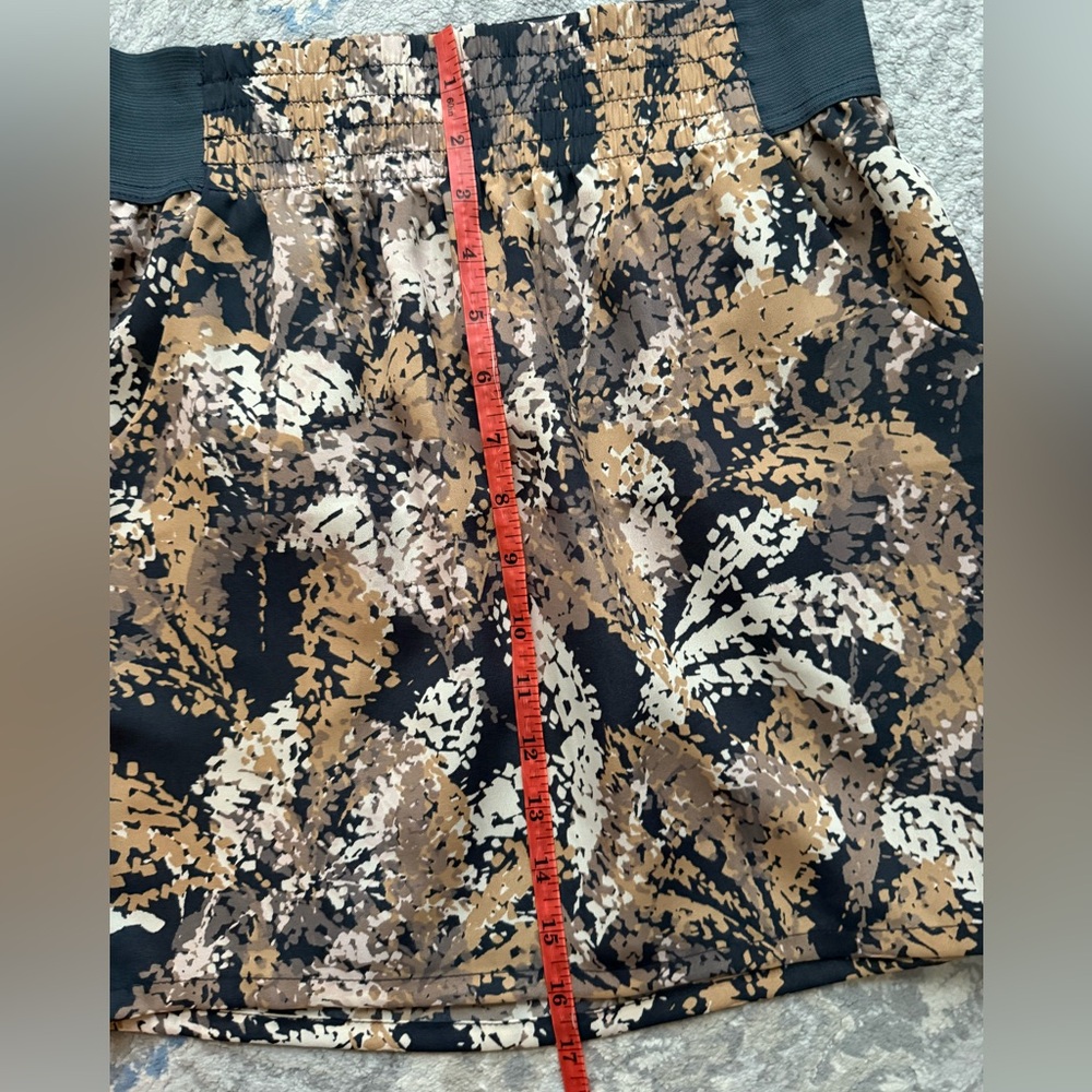 GAP Navy, Tan, and Cream Patterned Skirt (NWOT) - Picture 3 of 8